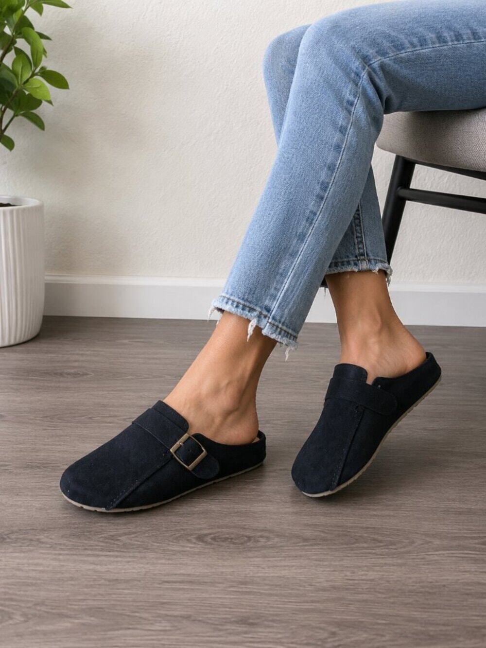 NWOT Women’s Black Faux Suede Buckle Comfort Clogs Slip-On Shoes EU 39 US 8.5